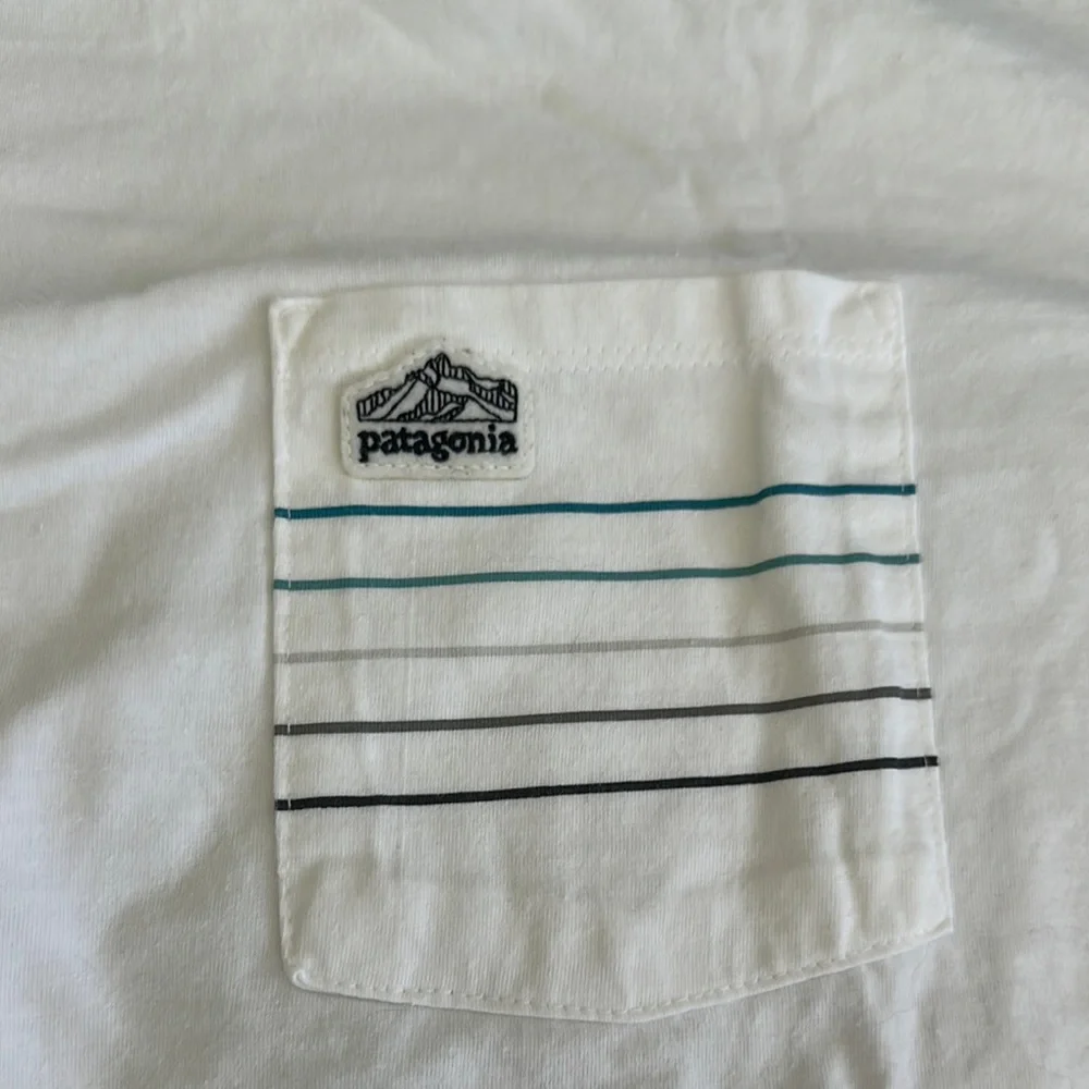 Patagonia White Short Sleeve Crew Neck Tee - Picture 2 of 4